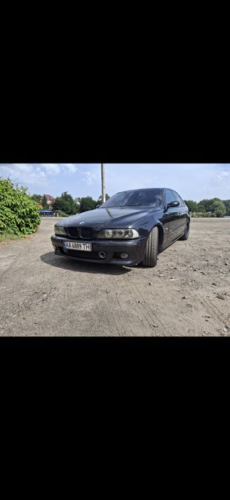 БМВ е39 528 рестайлинг.