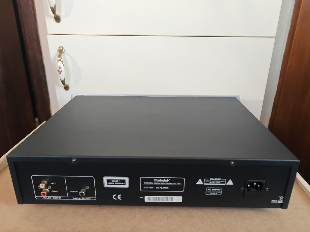 Odtwarzacz CD Xindak C 06
