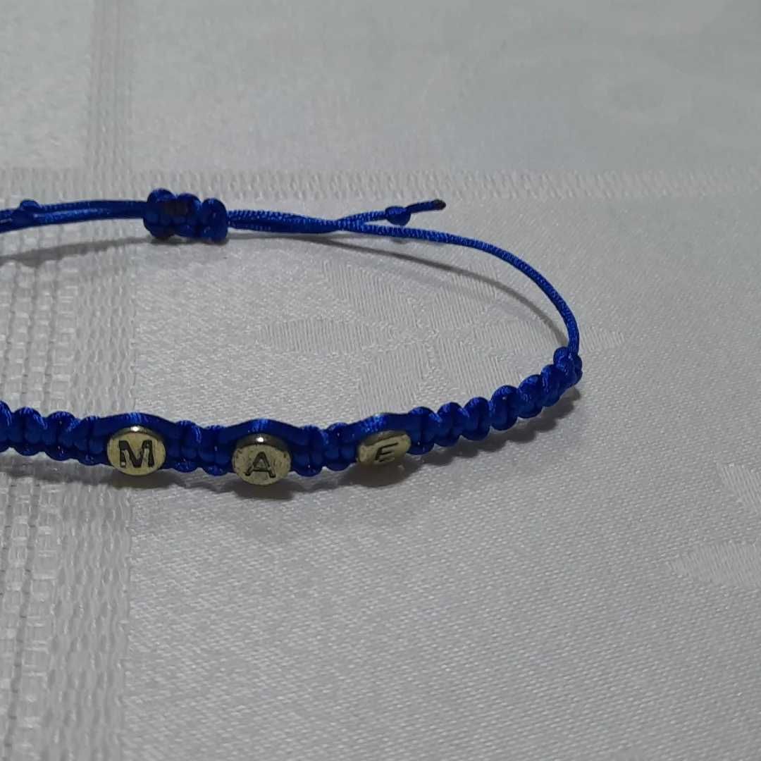 Pulseiras e porta chaves macrame