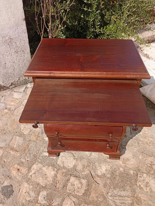 Camiseiro/mesa de cabeceira
