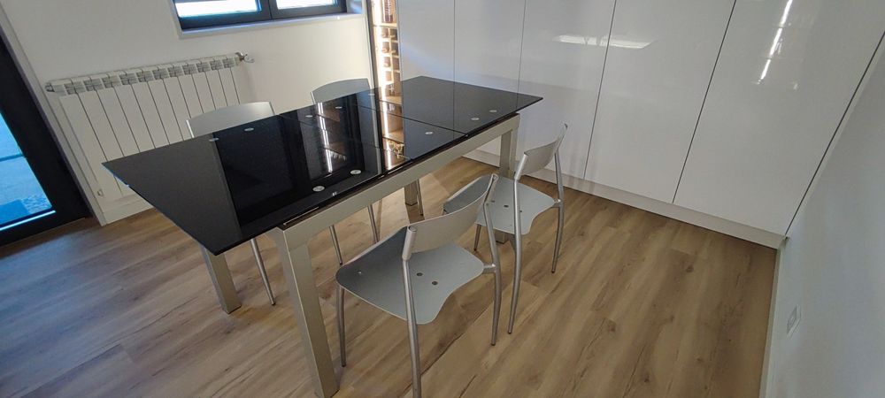 Mesa de Cozinha extensível com 4 Cadeiras