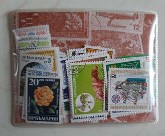 100 znaczków bułgarskich w dawnym pakiecie z XX wieku