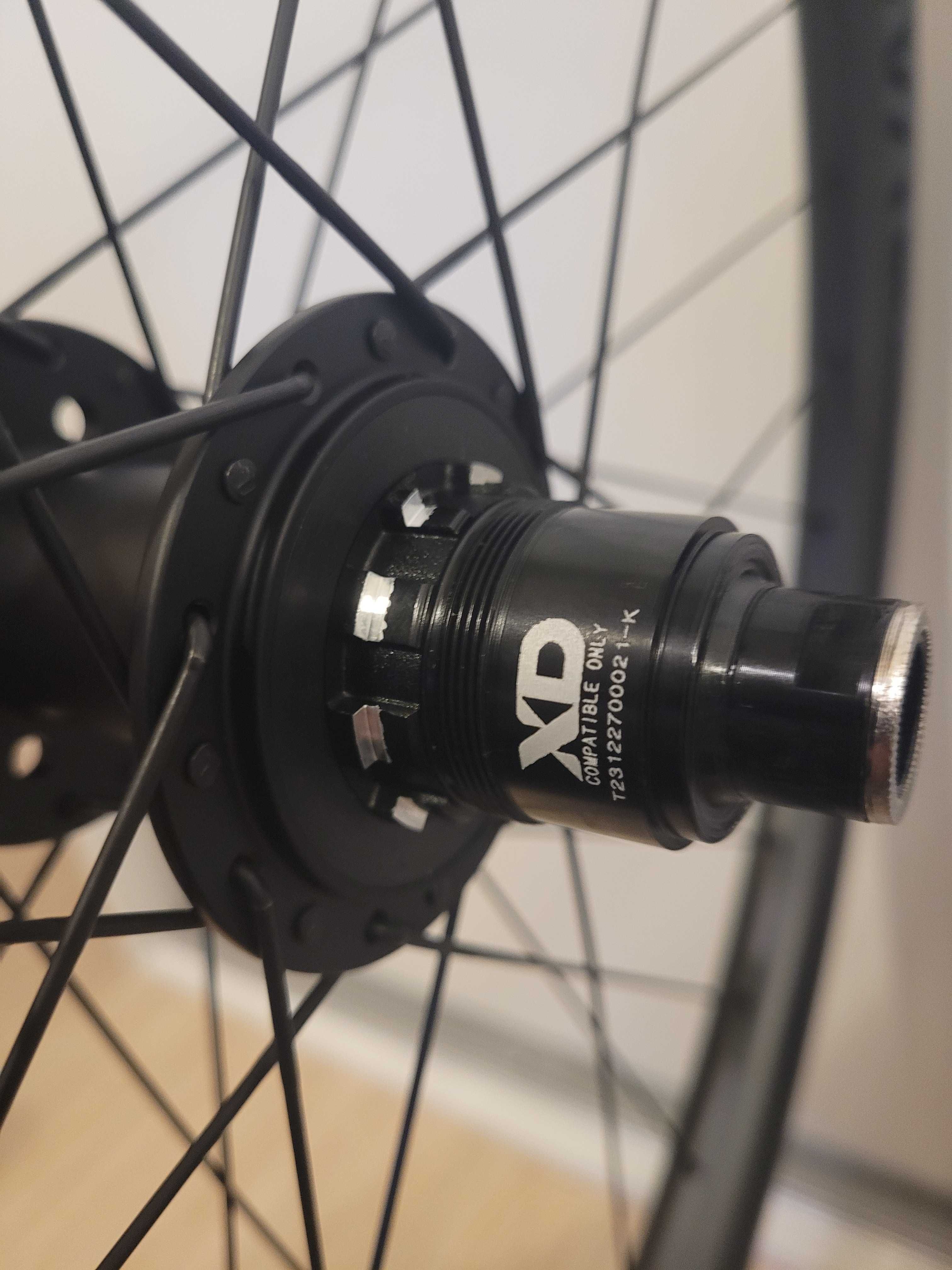 Koła Novatec M30 carbon,29”,6 śrub,Sram XD,boost
