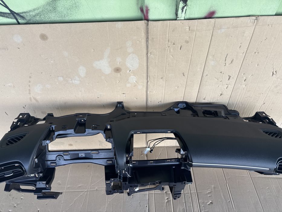 Toyota yaris IV cross deska kokpit oryginal