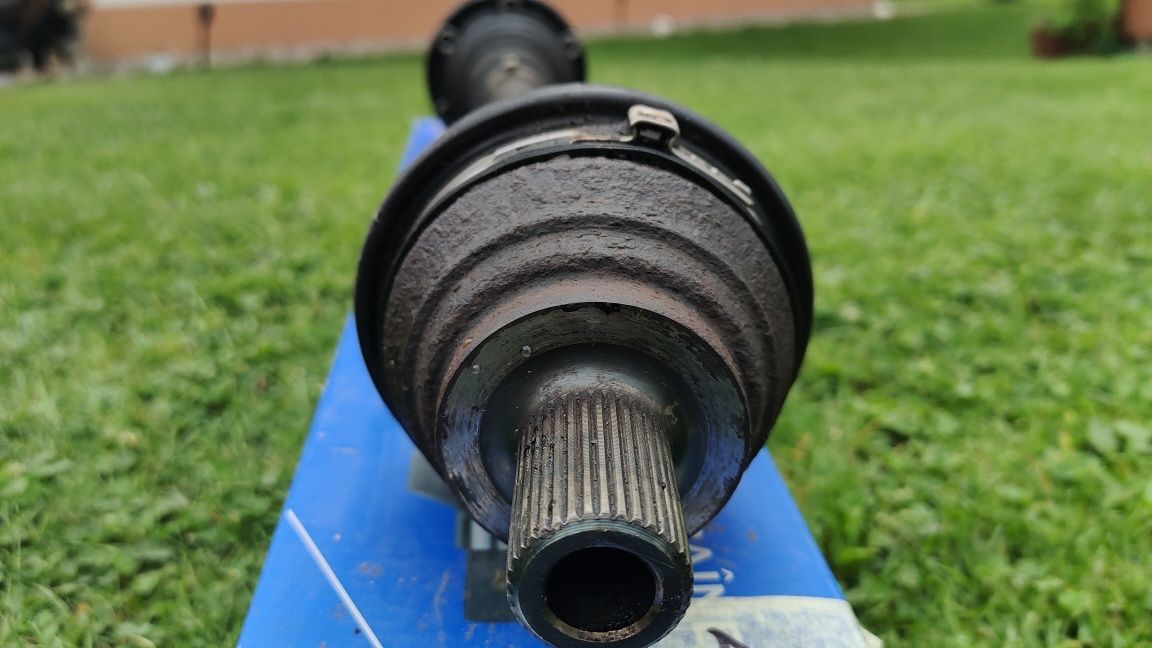 Półoś Golf 4  1997 rok