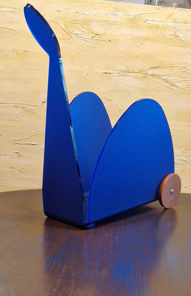 GAZETNIK/STOJAK na gazety,design Biesse,włoski,tworzywo szafirowe