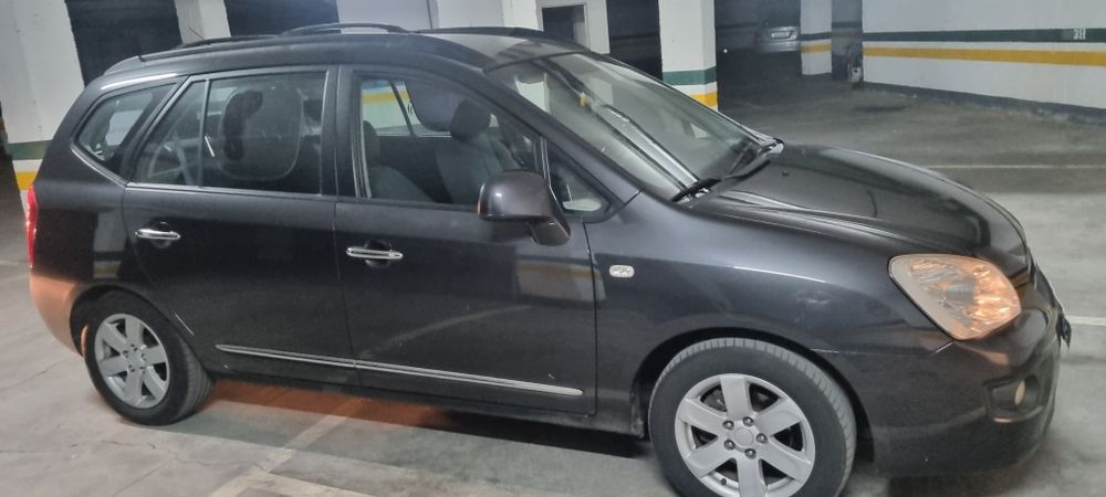 Vendo Kia carens 2009 óptima condições