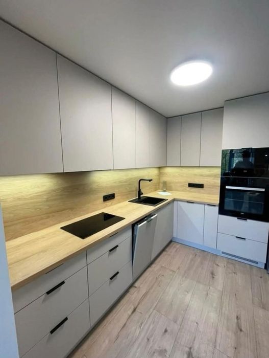 Meble na Wymiar / Skladanie / Skręcanie