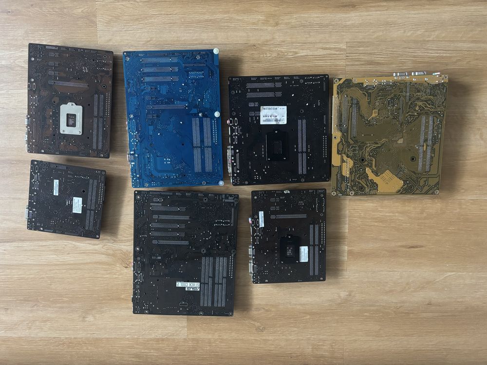 Placas mãe para reparos / aproveitamento de peças