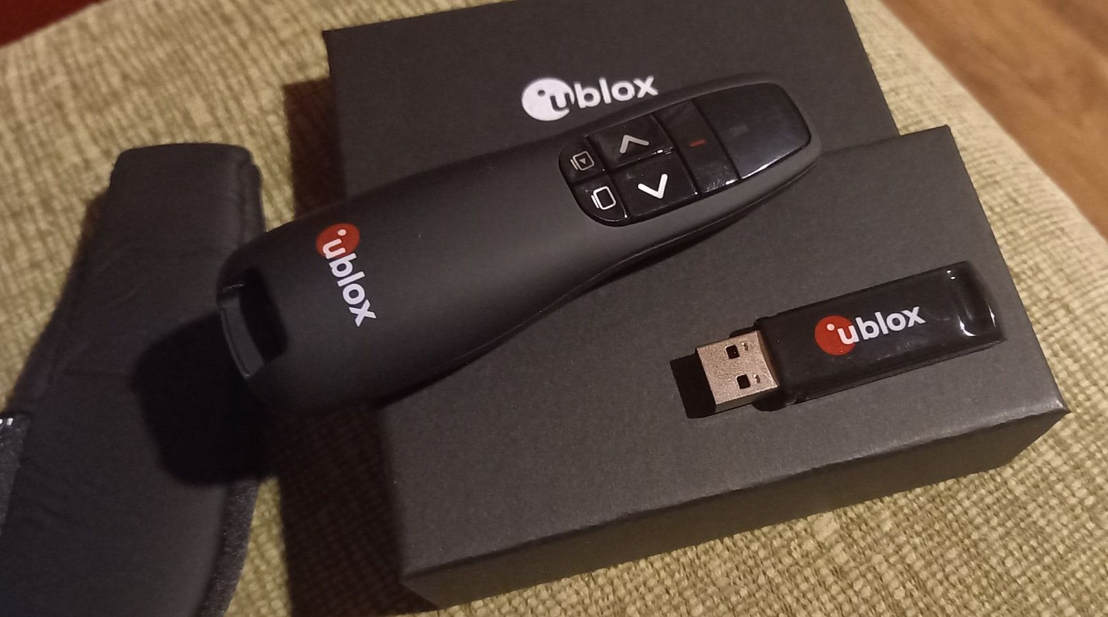 Wskaźnik laserowy bezprzewodowy czerwone światło Windows Mac OS Linux