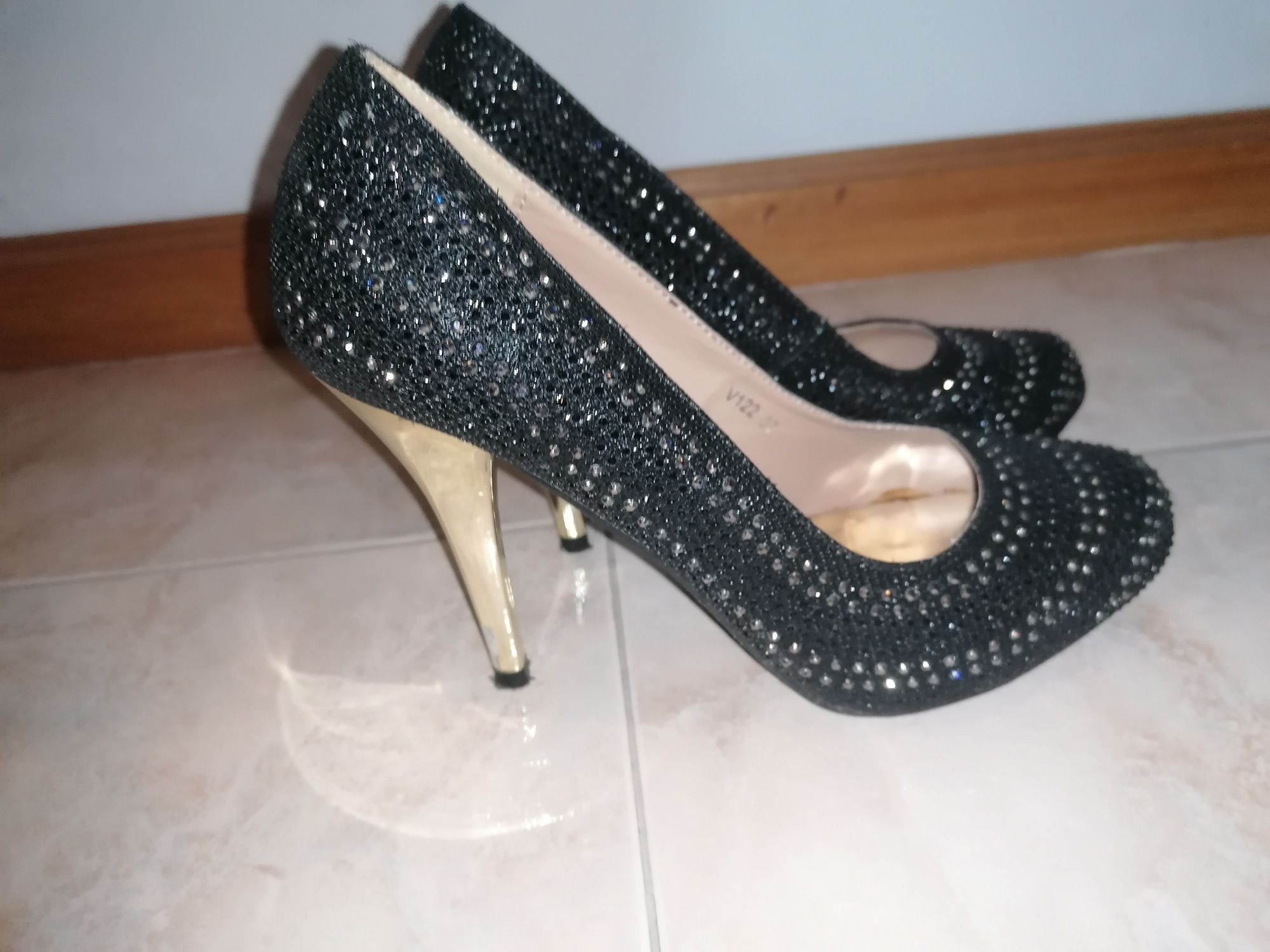 Sapatos de gala 37