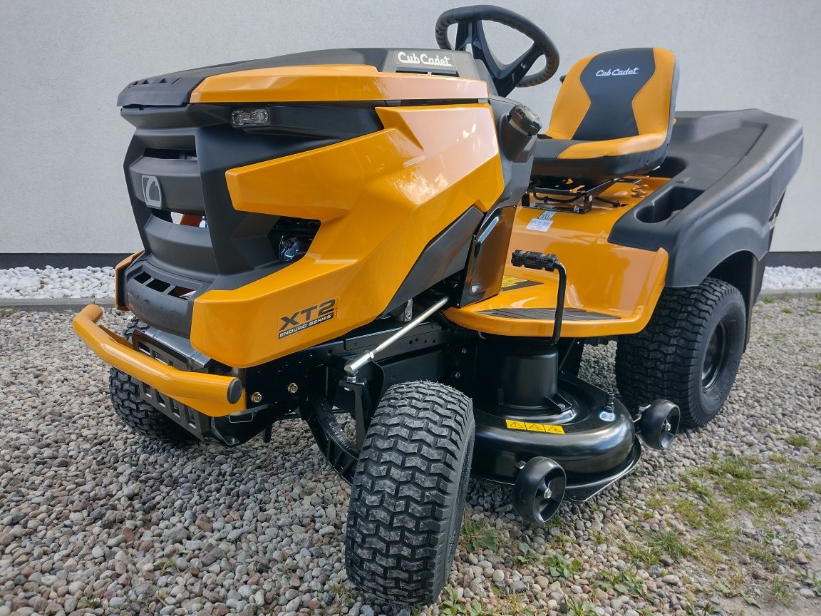 Traktorek kosiarka Cub Cadet XT2 QR106  Kawasaki V 2 cylindrowy kosz