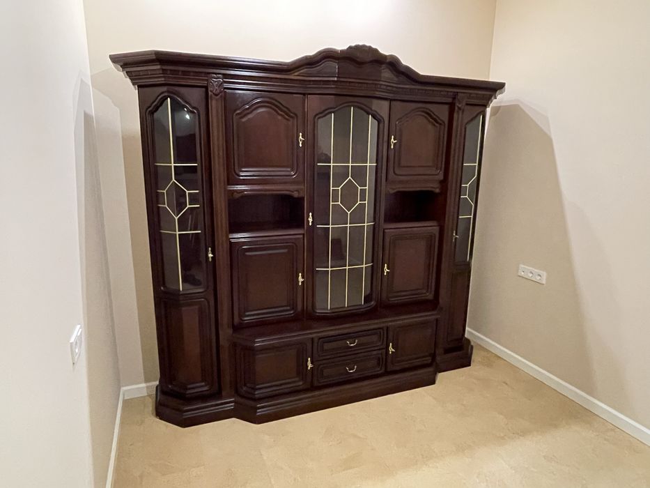 Книжна шафа, стінка меблева