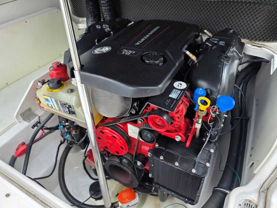 motorówka BRYANT CALANDRA 23 Volvo Penta 5.3 300HP [jak Cobalt]