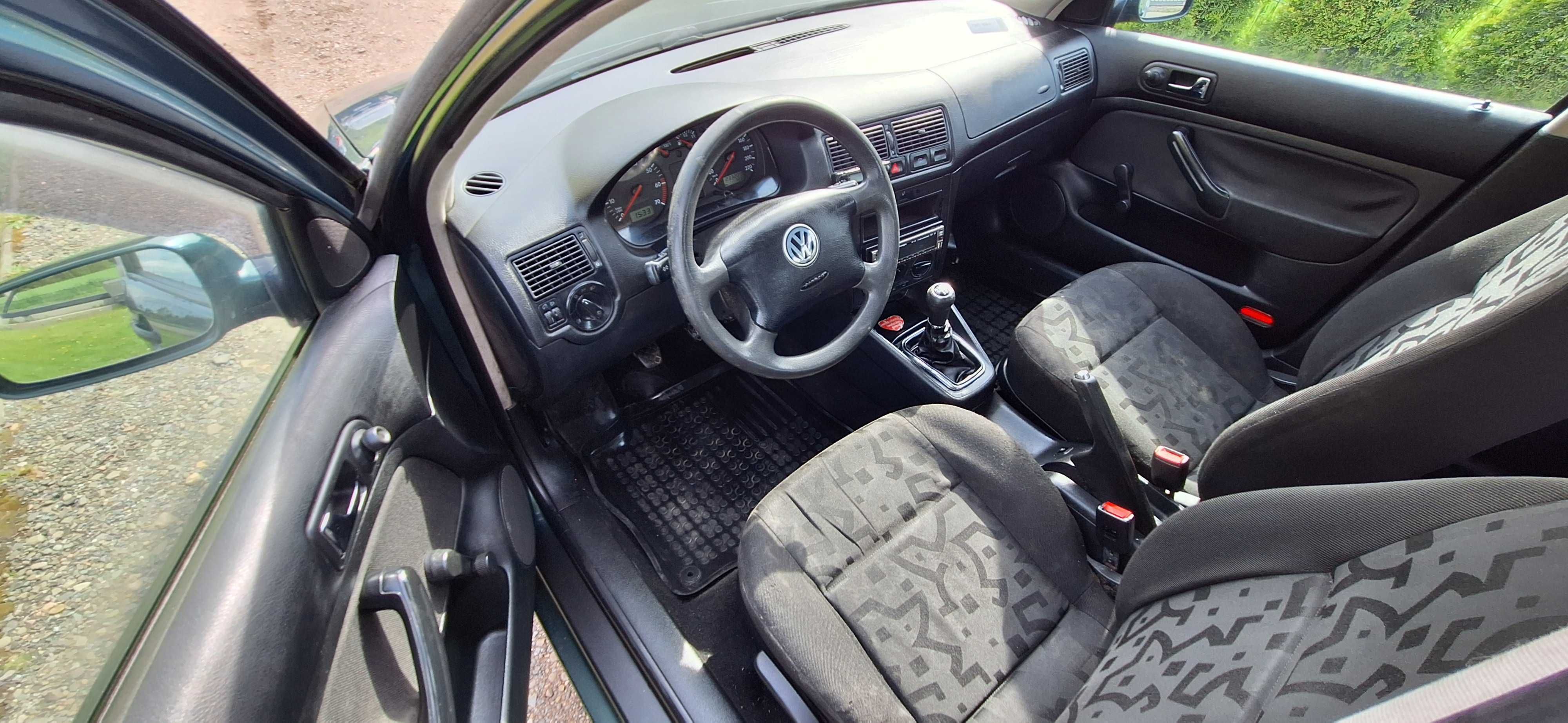 VW Golf IV 1.4 BENZYNA 233 tys. KM. Hatchback 4-DRZWI. Klimatyzacja.