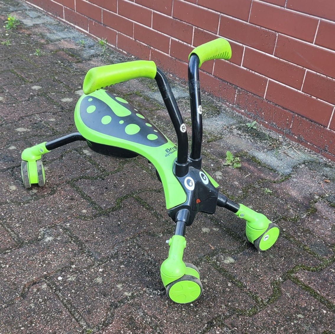 Zielony Scrumble bug jeździk, rowerek biegowy