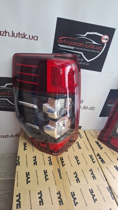 Фонарь задній Mitsubishi L200 фанарь L200