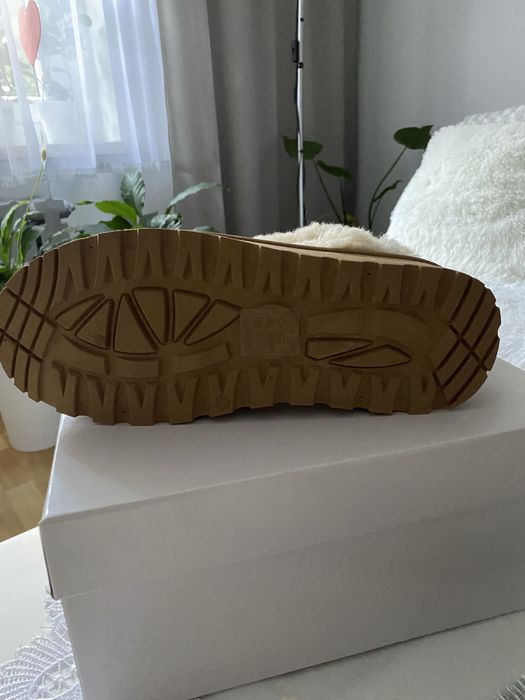 Sprzedam botki „UGI”