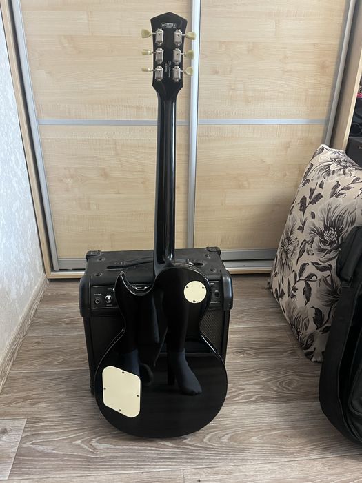 Продам електрогитару cort cr200