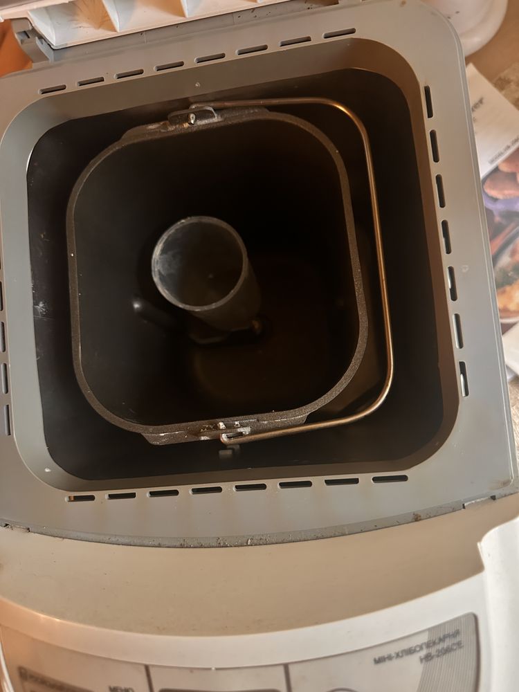 Хлібопічка LG HB-206CE