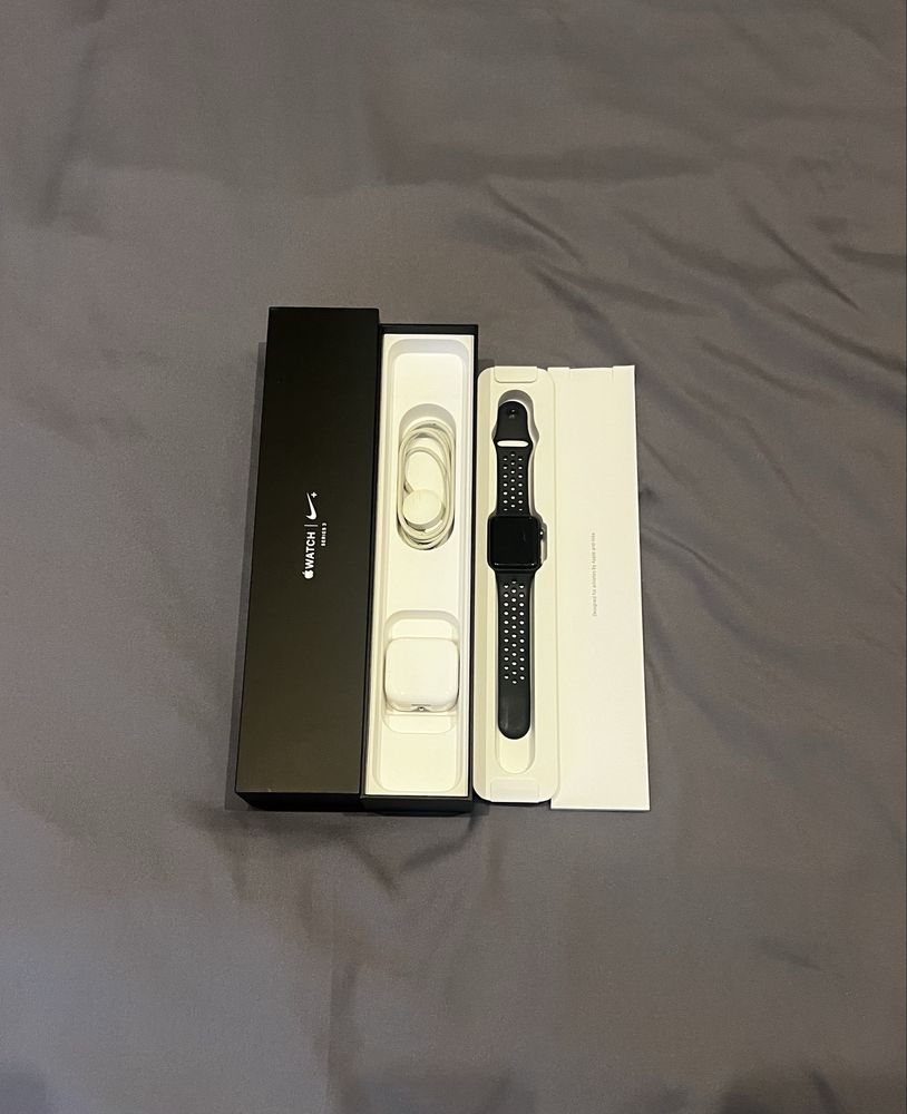 Apple watch Nike 42mm series 3