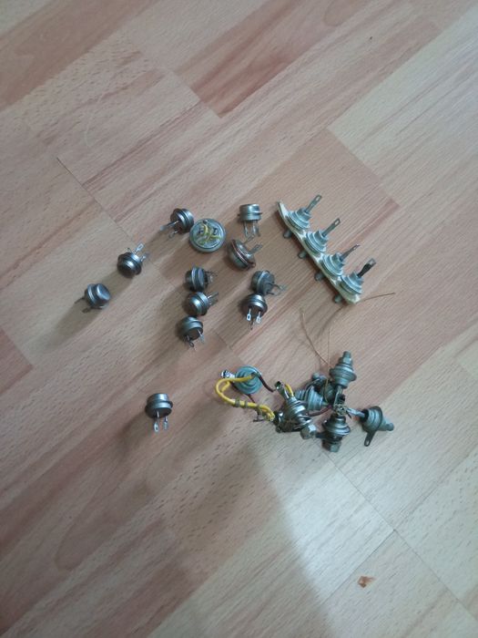 Резисторы Транзисторы диоди радиолампы конденсаторы новое СССР