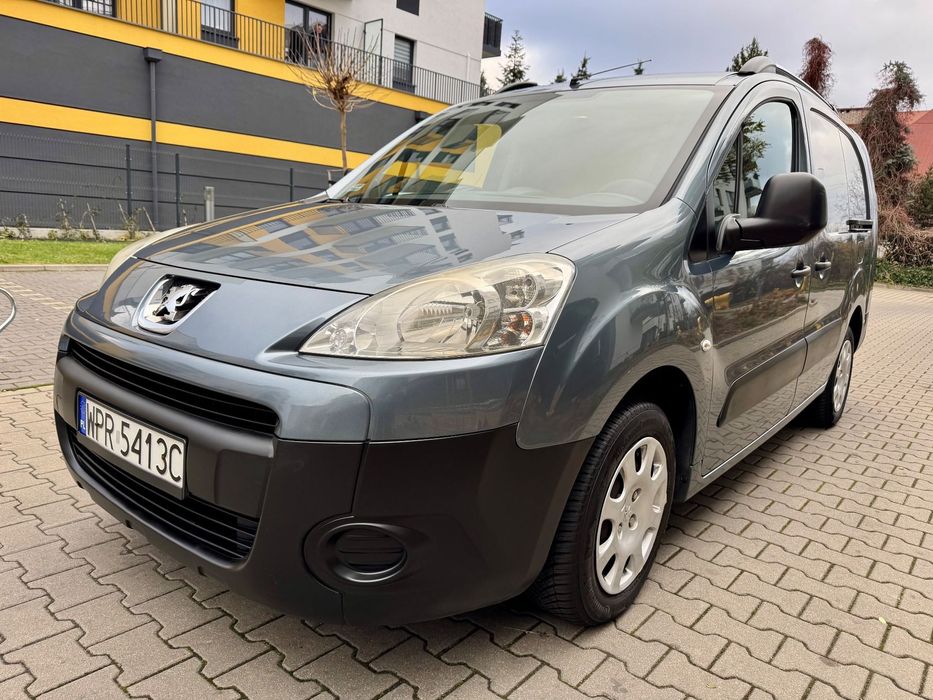 Peugeot Partner  LONG! 2 boczne drzwi! 3 osobowy! Klimatyzacja! HAK! Niski przebieg!