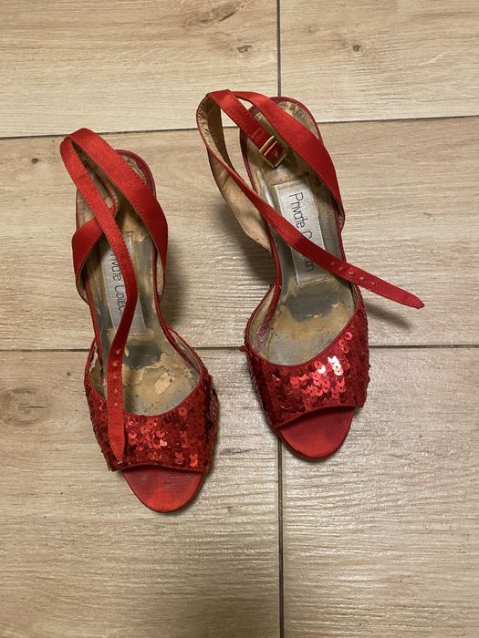 Czerwone sandały z cekinami z paskiem na obcasie sylwestrowe imprezowe