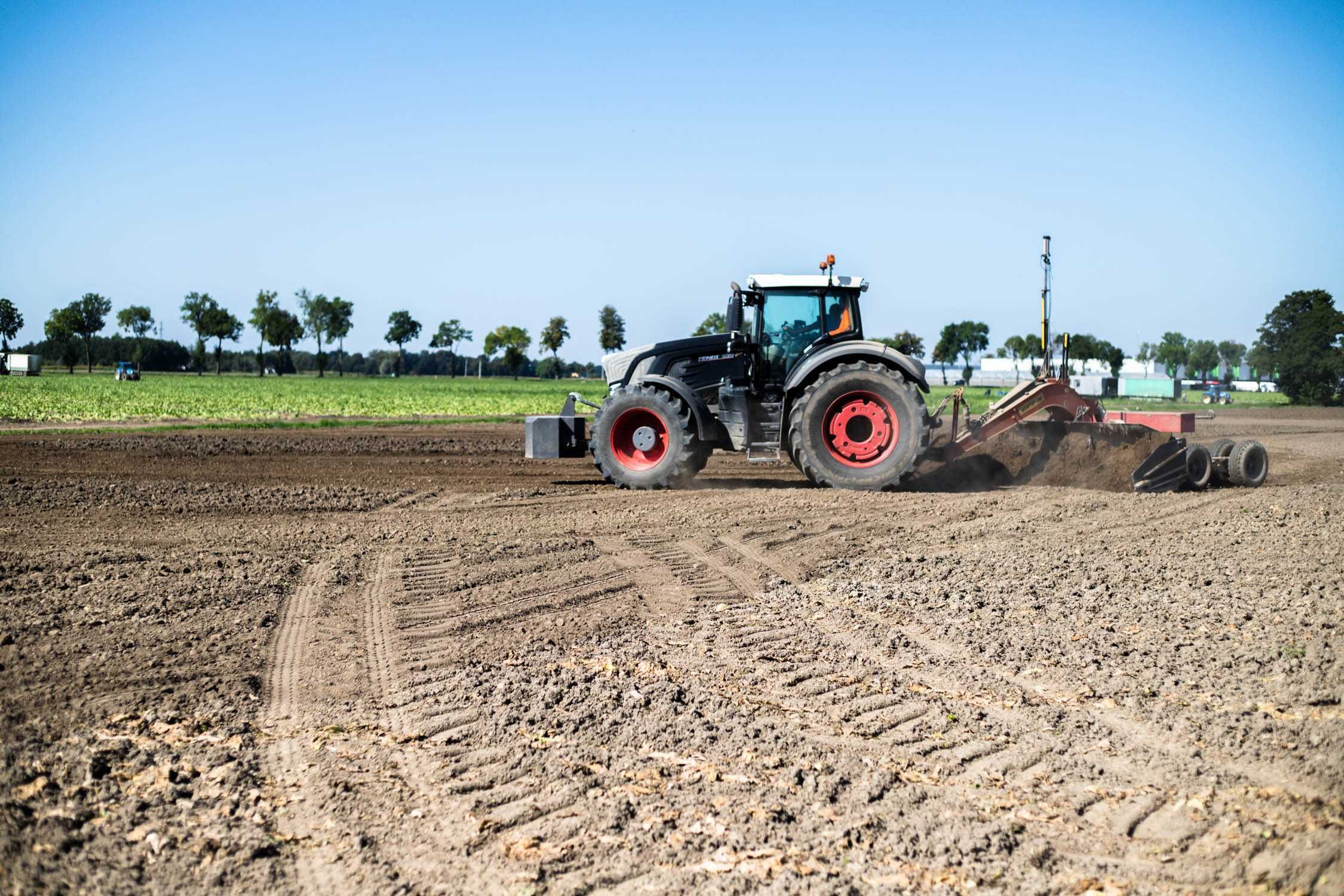 Wynajem ciągnika rolniczego Fendt/John Deere/Massey Ferguson