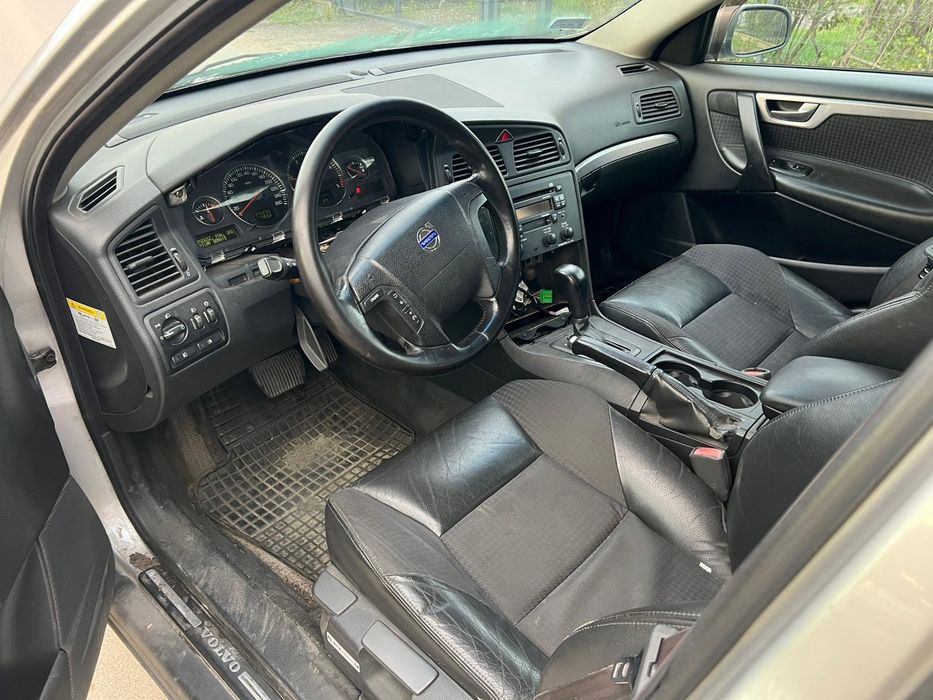 Volvo V70 2.4 D5 163 KM niekompletne