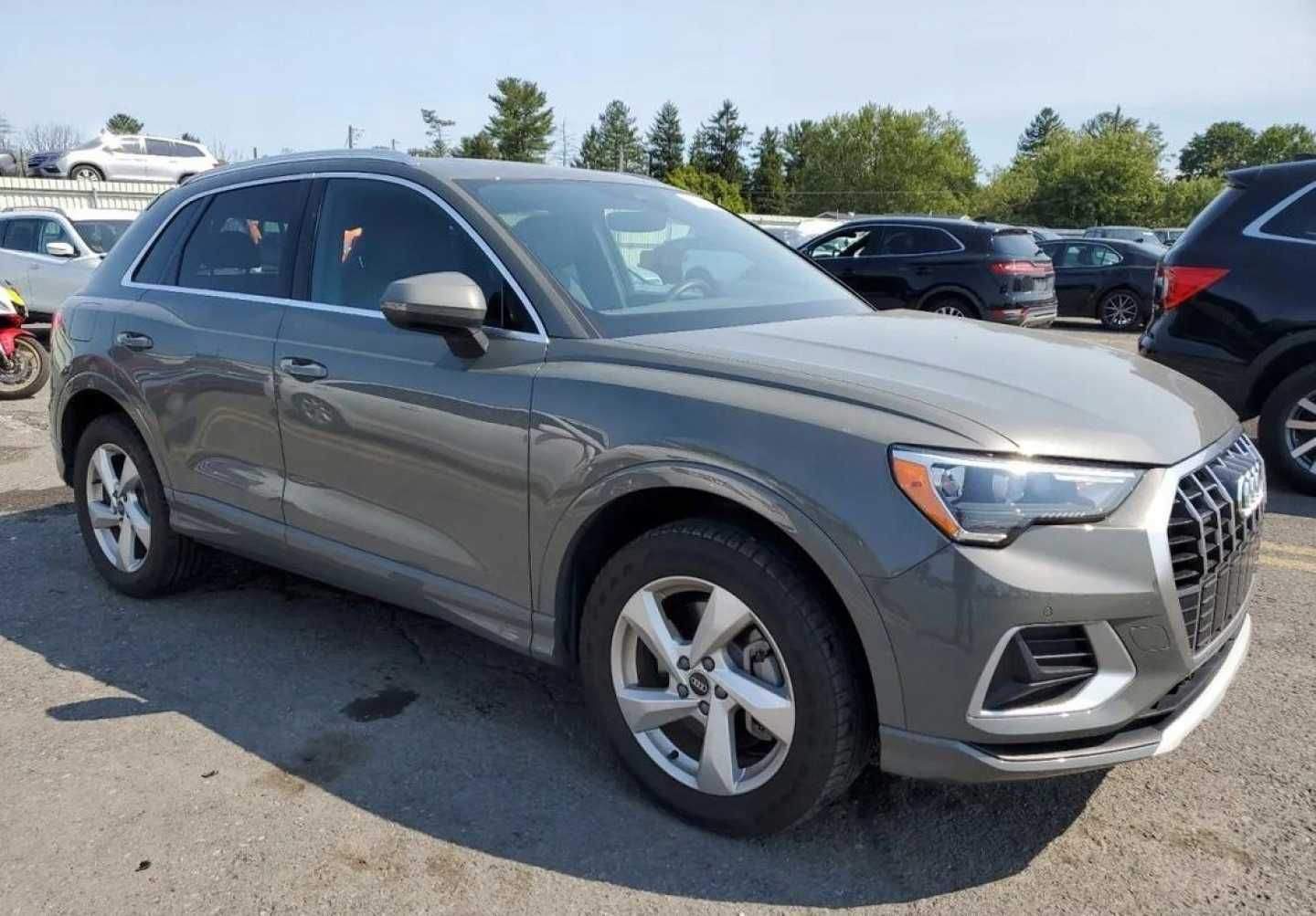 Бампер Audi Q3 запчастини деталь ауді ку 3 запчасти
