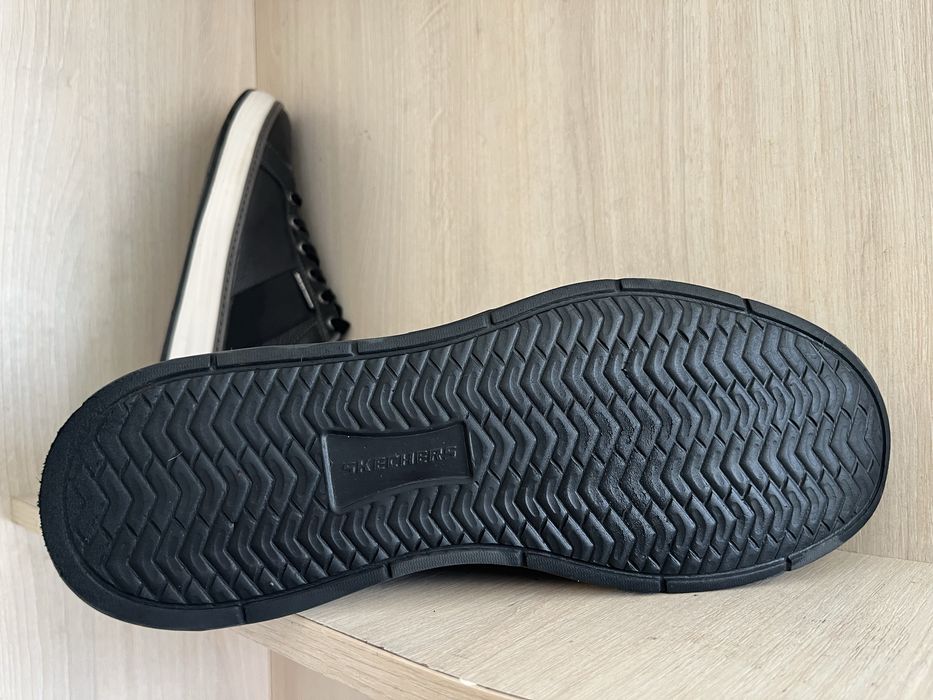 Шкіряні 42 розмір кросівки Skechers оригінал