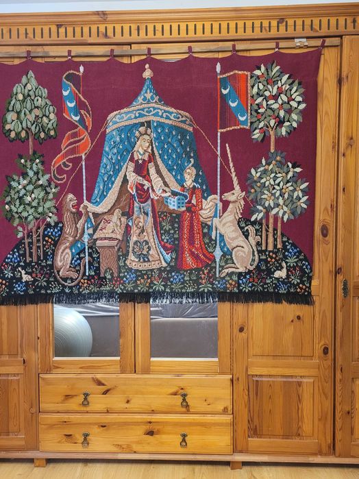 Gobelin PRL Dama z jednorożcem haft wełną 110/150 na listwie
