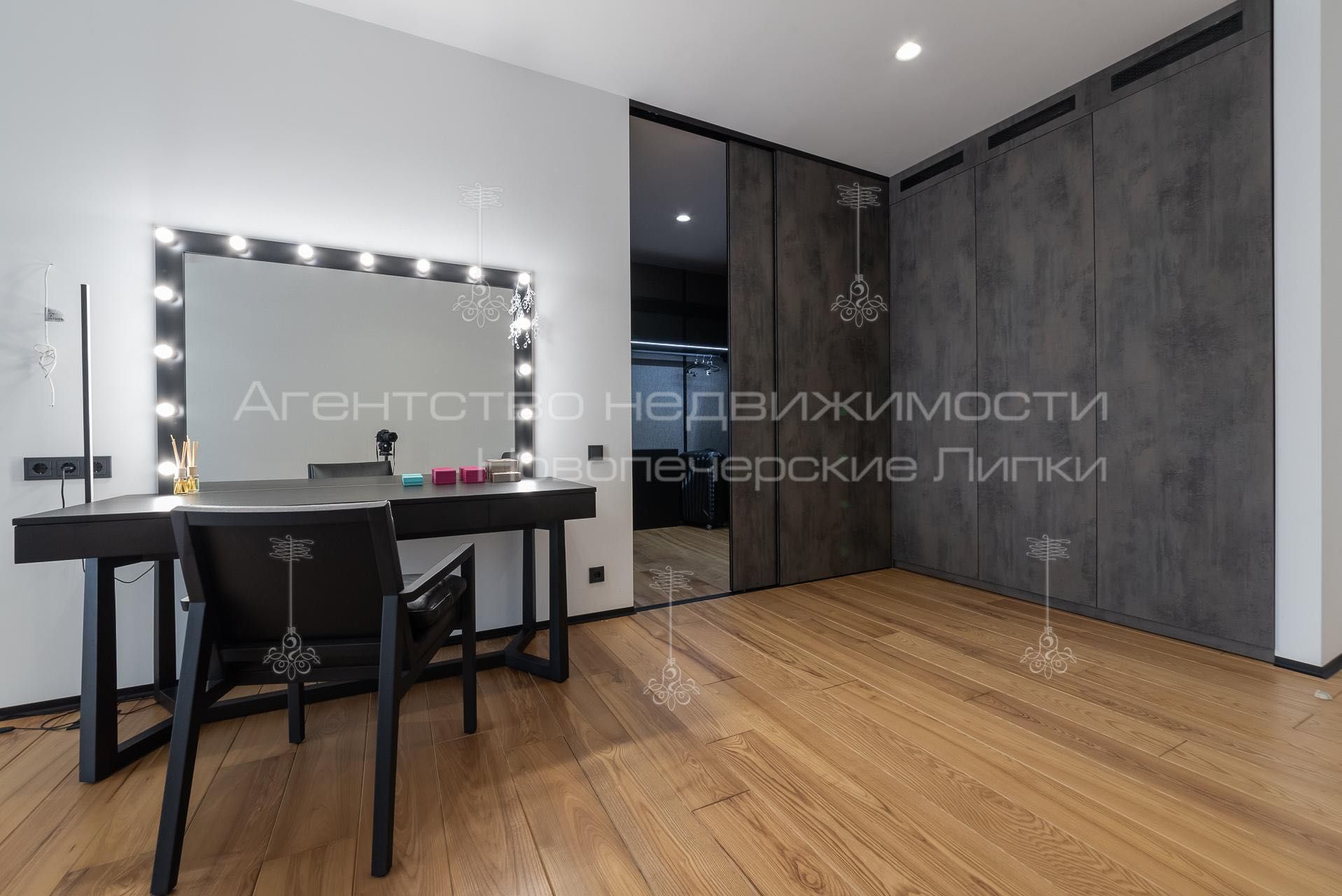 Продам современный дом 500 м2 КГ Конык Вдоник Конча-Заспа Голосеевский