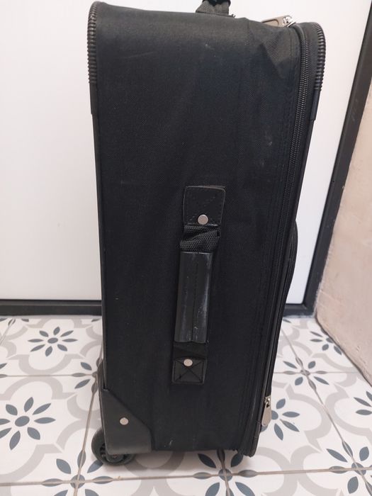 Продам чемодан ручна поклажа