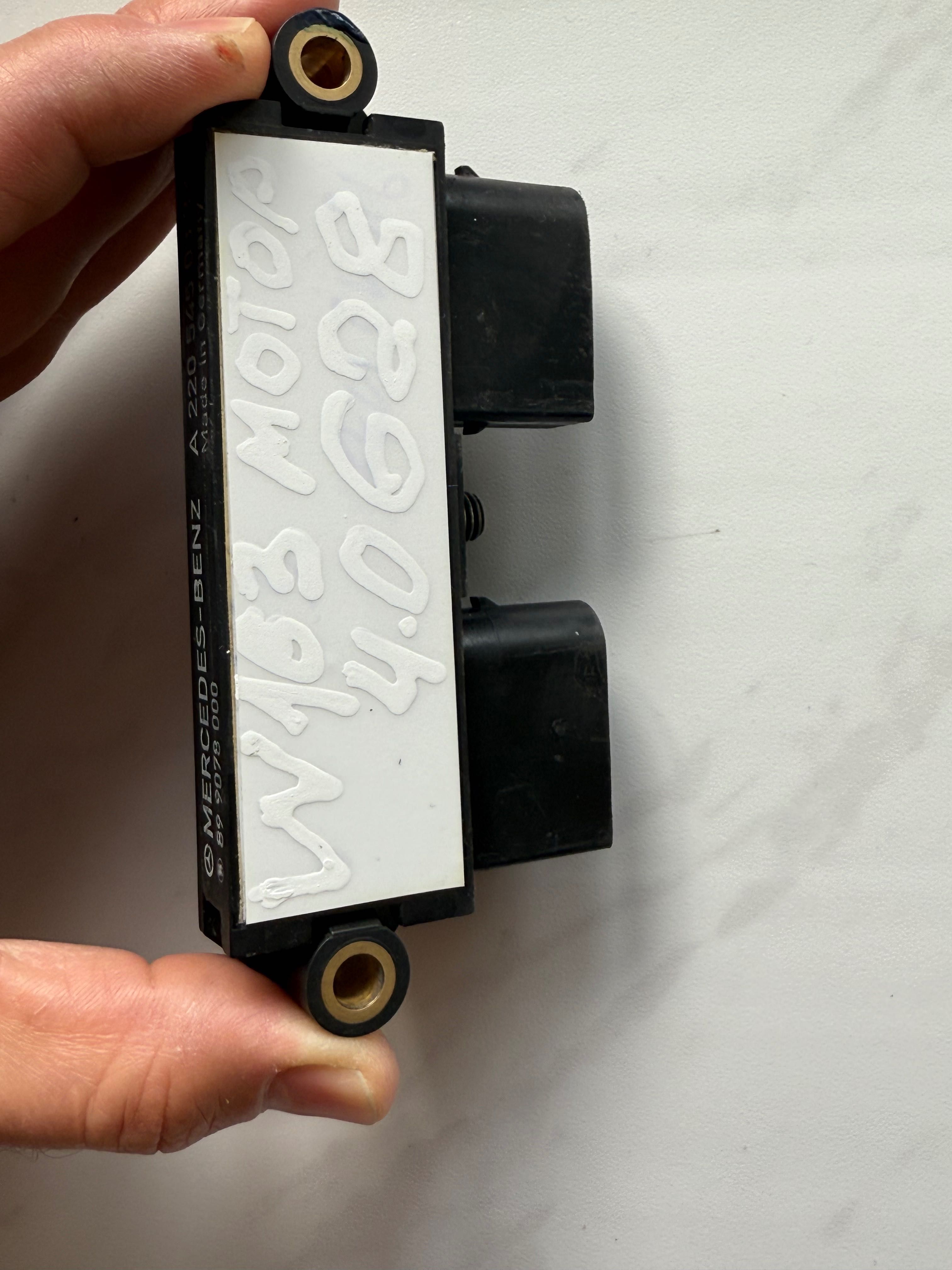 Реле свечей A2205450332на Mercedes ML400G400S400E400W163W463W220W211
