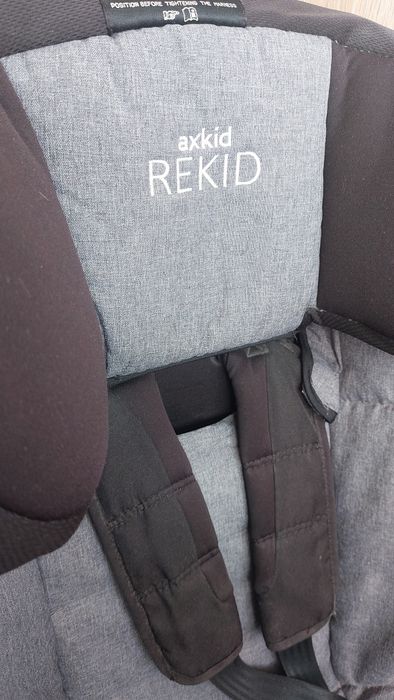 Fotelik axkid rekid 9-25 tyłem