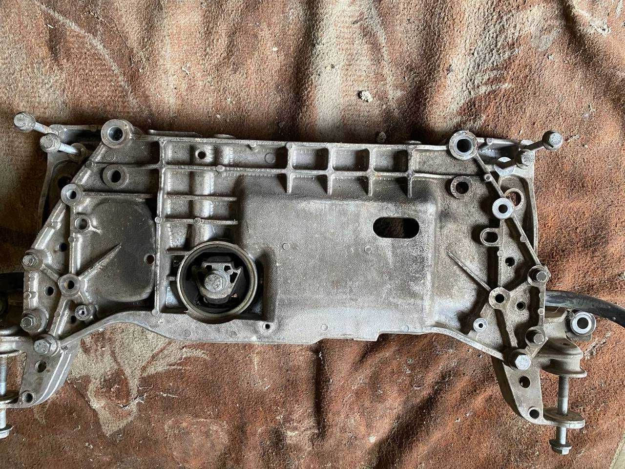 Підрамник передній Volkswagen Touran 2.0TDI 1K0199295E 1K0199369F
