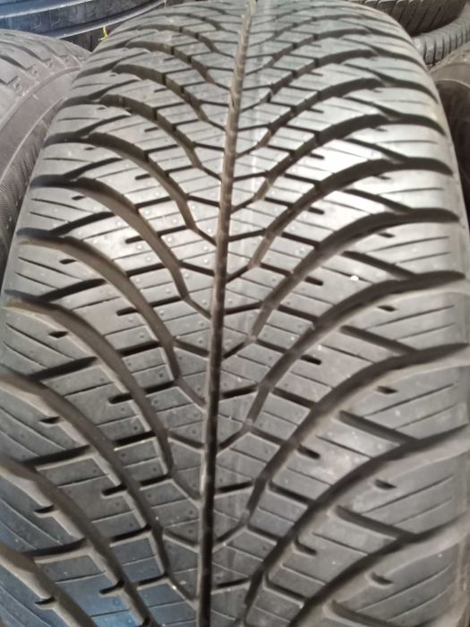 Opony całoroczne  205/60 R16 Yokohama 4x7,5mn