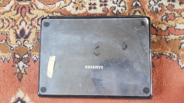 Ноутбук Samsung NP-R503H не робочий