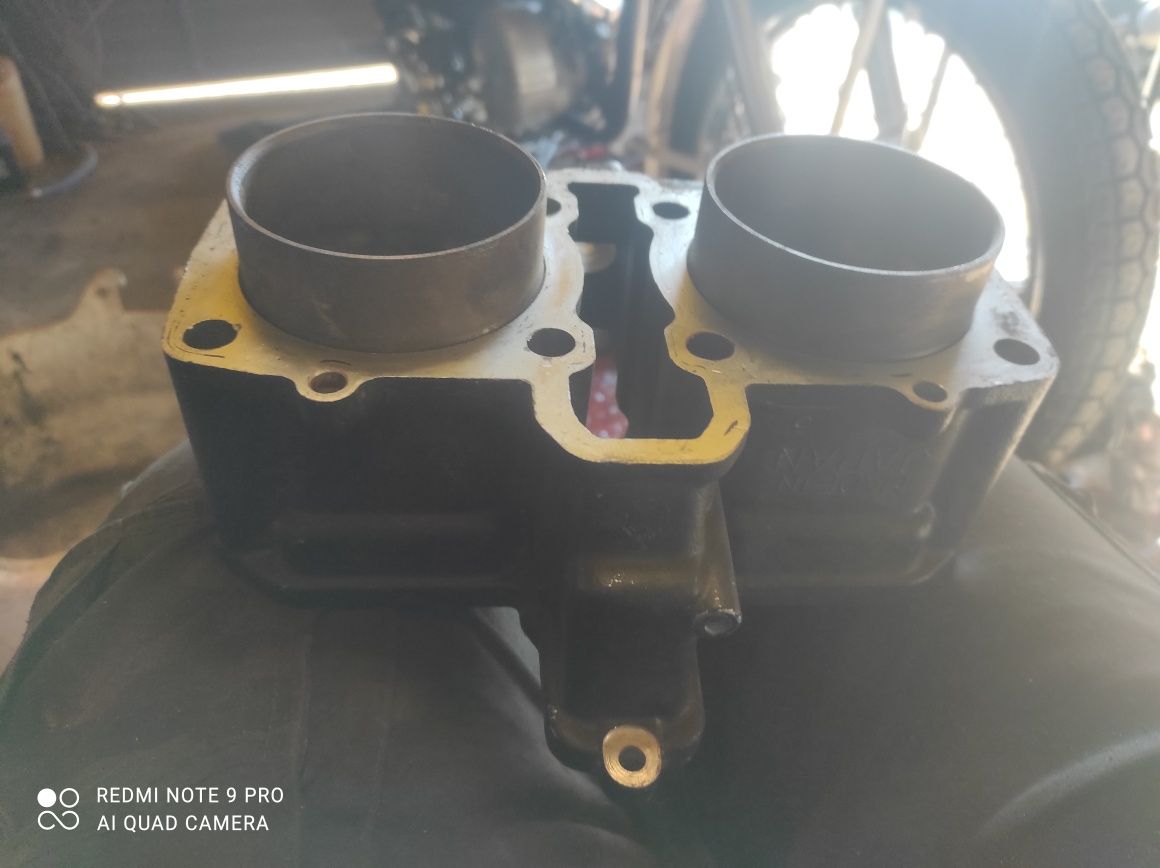 Kawasaki 500 cylinder tłoki blok