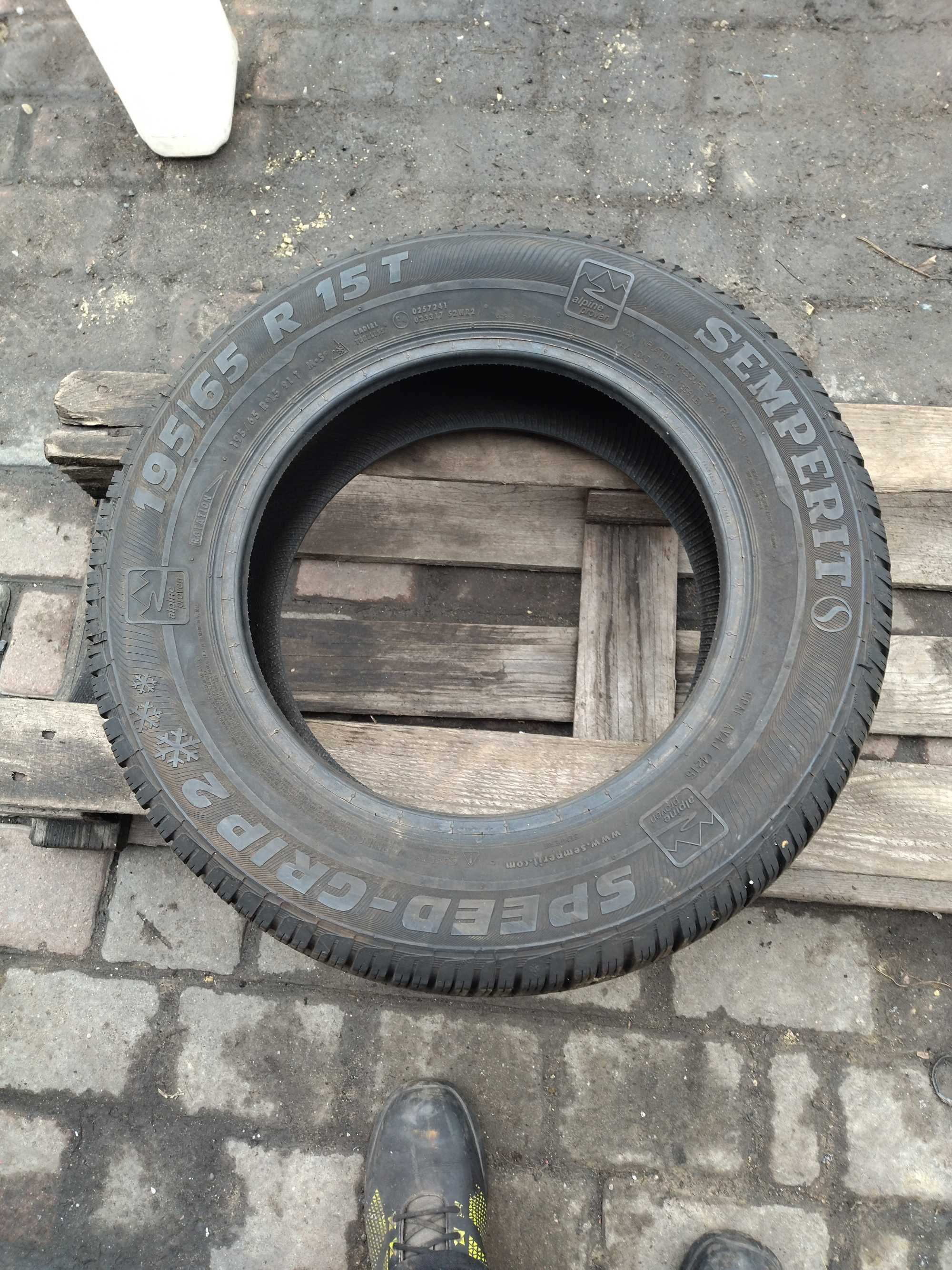 195/65R15 Semperit Speed-Grip 2 91T Dot4215 1szt. zima 6mm.