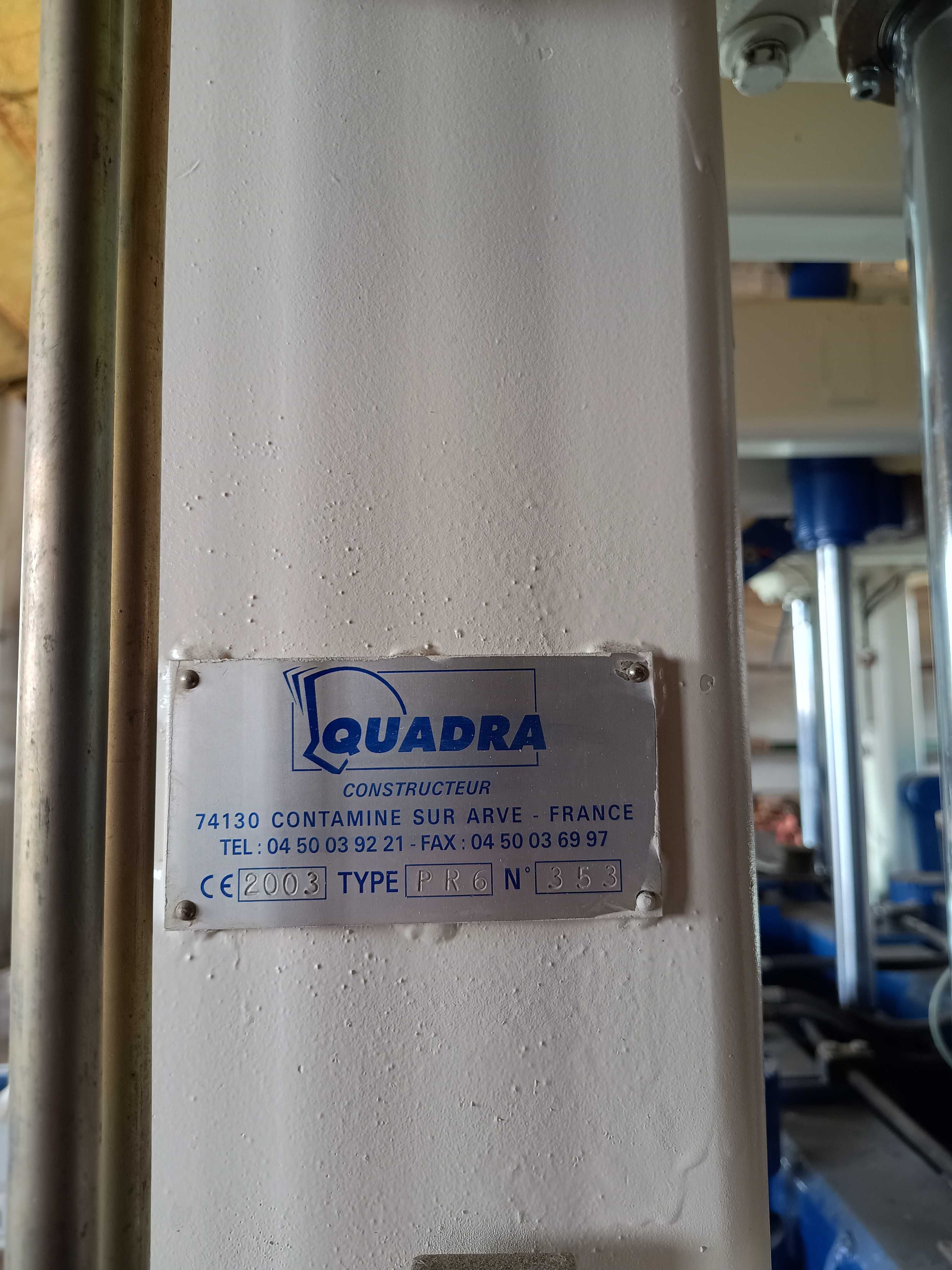 Wibroprasa QUADRA 6 z linią produkcyjną