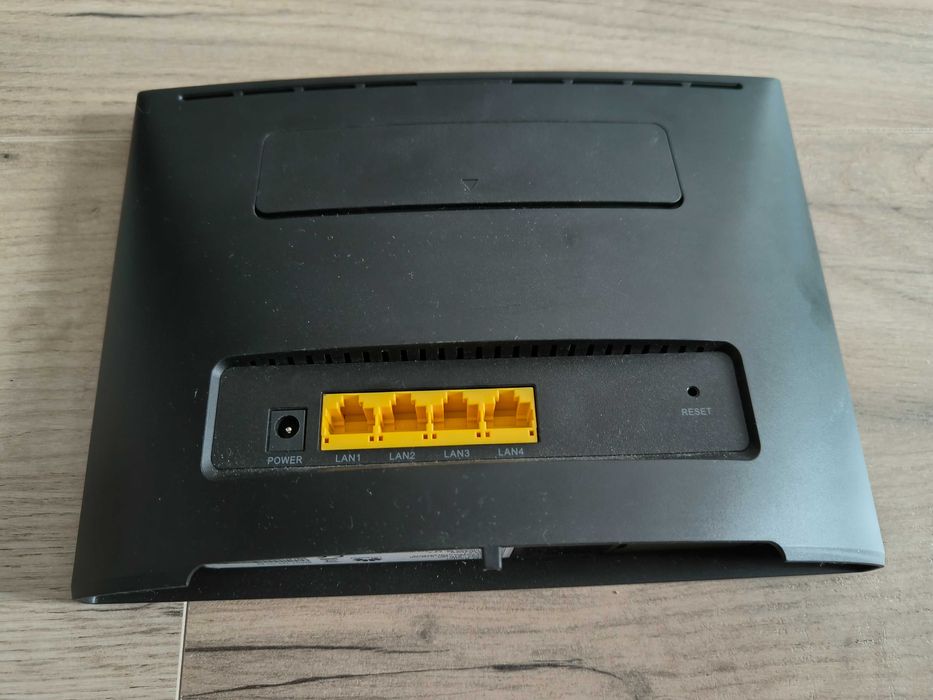 Router Huawei B525 z zasilaczem