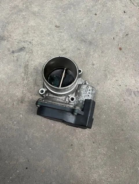 Corpo da borboleta Audi A3 Seat Leon 2.0 FSI REF: 06F 133 062G