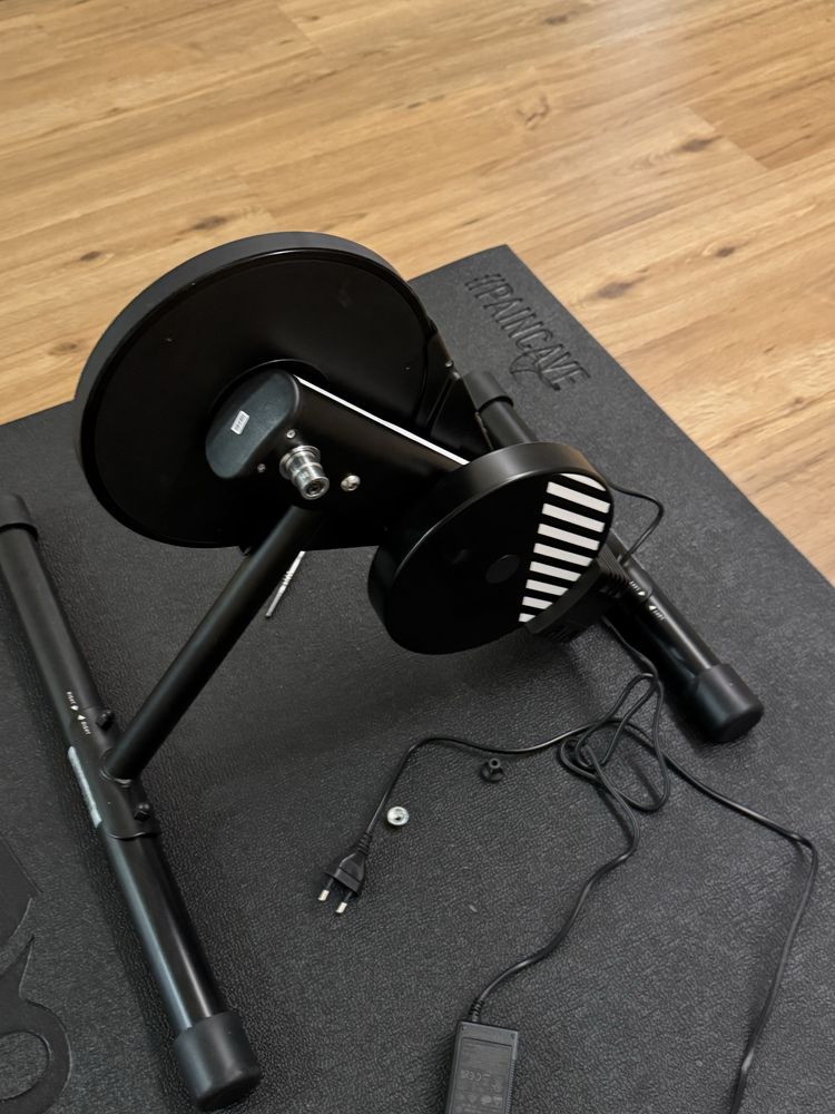 Rolo de Treino Van Rysel D100 + Acessórios (Como Novo)