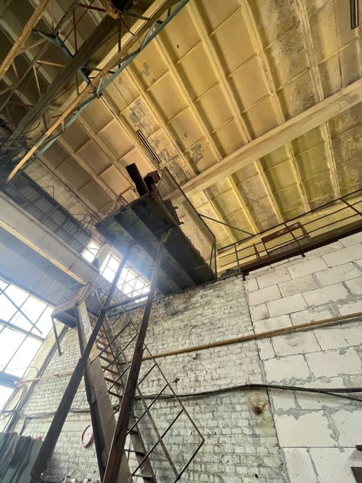 Продаж складу на промисловій вулиці