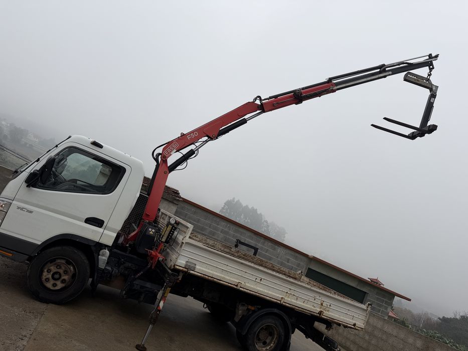 Mitsubishi canter com grua e bascúla