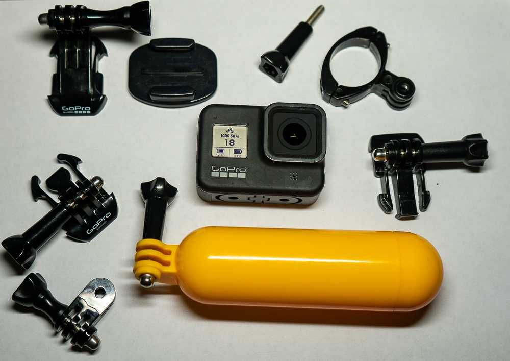 Продам GoPro Hero 8 black комплект + 16GB