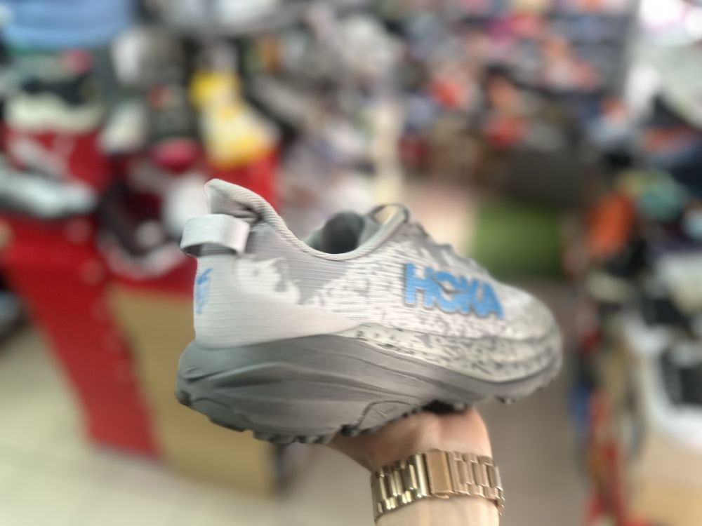 Трекінгові кросівки Hoka Speedgoat 6  ( РОЗМІР 40 2/3 )